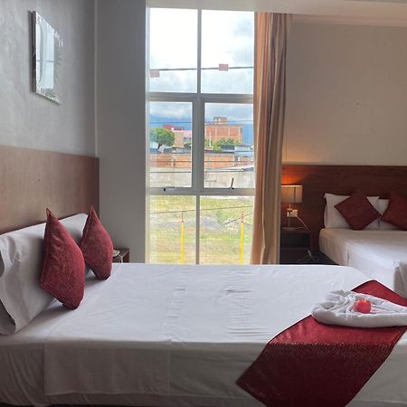 Hotel La Palmera De Oro Тарапото Экстерьер фото